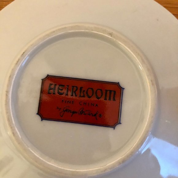 Vintage Georges Briard DEMITASSE Cups (2) & Saucers (2) - Picture 3 of 4